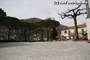 [P30] Piata orasului Ravello » foto by DOINITA
 - 
<span class="allrVoted glyphicon glyphicon-heart hidden" id="av609633"></span>
<a class="m-l-10 hidden" id="sv609633" onclick="voting_Foto_DelVot(,609633,17505)" role="button">șterge vot <span class="glyphicon glyphicon-remove"></span></a>
<a id="v9609633" class=" c-red"  onclick="voting_Foto_SetVot(609633)" role="button"><span class="glyphicon glyphicon-heart-empty"></span> <b>LIKE</b> = Votează poza</a> <img class="hidden"  id="f609633W9" src="/imagini/loader.gif" border="0" /><span class="AjErrMes hidden" id="e609633ErM"></span>