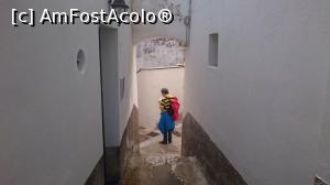 [P17] Pe stradutele din Atrani. Incotro? La stanga, la dreapta?  » foto by Aurici
 - 
<span class="allrVoted glyphicon glyphicon-heart hidden" id="av852051"></span>
<a class="m-l-10 hidden" id="sv852051" onclick="voting_Foto_DelVot(,852051,17505)" role="button">șterge vot <span class="glyphicon glyphicon-remove"></span></a>
<a id="v9852051" class=" c-red"  onclick="voting_Foto_SetVot(852051)" role="button"><span class="glyphicon glyphicon-heart-empty"></span> <b>LIKE</b> = Votează poza</a> <img class="hidden"  id="f852051W9" src="/imagini/loader.gif" border="0" /><span class="AjErrMes hidden" id="e852051ErM"></span>