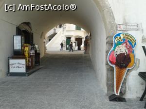 [P18] Cea mai buna inghetata am mancat-o la Marco, in Atrani.  » foto by Aurici
 - 
<span class="allrVoted glyphicon glyphicon-heart hidden" id="av852052"></span>
<a class="m-l-10 hidden" id="sv852052" onclick="voting_Foto_DelVot(,852052,17505)" role="button">șterge vot <span class="glyphicon glyphicon-remove"></span></a>
<a id="v9852052" class=" c-red"  onclick="voting_Foto_SetVot(852052)" role="button"><span class="glyphicon glyphicon-heart-empty"></span> <b>LIKE</b> = Votează poza</a> <img class="hidden"  id="f852052W9" src="/imagini/loader.gif" border="0" /><span class="AjErrMes hidden" id="e852052ErM"></span>