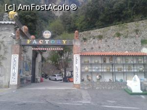 [P34] Fabrica de ceramica dintre Positano si Praiano, pe care am vizitat-o.  » foto by Aurici
 - 
<span class="allrVoted glyphicon glyphicon-heart hidden" id="av852068"></span>
<a class="m-l-10 hidden" id="sv852068" onclick="voting_Foto_DelVot(,852068,17505)" role="button">șterge vot <span class="glyphicon glyphicon-remove"></span></a>
<a id="v9852068" class=" c-red"  onclick="voting_Foto_SetVot(852068)" role="button"><span class="glyphicon glyphicon-heart-empty"></span> <b>LIKE</b> = Votează poza</a> <img class="hidden"  id="f852068W9" src="/imagini/loader.gif" border="0" /><span class="AjErrMes hidden" id="e852068ErM"></span>