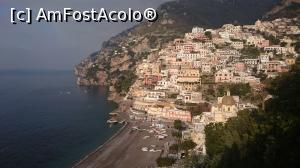 [P08] Positano, pe inserat si plaja din port, cea mai mare, de aprox 300 de m.  » foto by Aurici
 - 
<span class="allrVoted glyphicon glyphicon-heart hidden" id="av852042"></span>
<a class="m-l-10 hidden" id="sv852042" onclick="voting_Foto_DelVot(,852042,17505)" role="button">șterge vot <span class="glyphicon glyphicon-remove"></span></a>
<a id="v9852042" class=" c-red"  onclick="voting_Foto_SetVot(852042)" role="button"><span class="glyphicon glyphicon-heart-empty"></span> <b>LIKE</b> = Votează poza</a> <img class="hidden"  id="f852042W9" src="/imagini/loader.gif" border="0" /><span class="AjErrMes hidden" id="e852042ErM"></span>