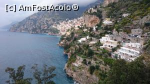 [P10] Vedere spre Positano, venind de la Praiano, localitatea vecina.  » foto by Aurici
 - 
<span class="allrVoted glyphicon glyphicon-heart hidden" id="av852883"></span>
<a class="m-l-10 hidden" id="sv852883" onclick="voting_Foto_DelVot(,852883,17505)" role="button">șterge vot <span class="glyphicon glyphicon-remove"></span></a>
<a id="v9852883" class=" c-red"  onclick="voting_Foto_SetVot(852883)" role="button"><span class="glyphicon glyphicon-heart-empty"></span> <b>LIKE</b> = Votează poza</a> <img class="hidden"  id="f852883W9" src="/imagini/loader.gif" border="0" /><span class="AjErrMes hidden" id="e852883ErM"></span>