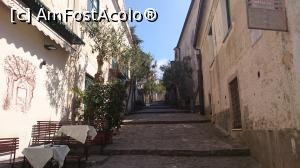 [P31] Spre Villa Cimbrone. Din punctul nostrum de vedere prima atractie din Ravelo.  » foto by Aurici
 - 
<span class="allrVoted glyphicon glyphicon-heart hidden" id="av852963"></span>
<a class="m-l-10 hidden" id="sv852963" onclick="voting_Foto_DelVot(,852963,17505)" role="button">șterge vot <span class="glyphicon glyphicon-remove"></span></a>
<a id="v9852963" class=" c-red"  onclick="voting_Foto_SetVot(852963)" role="button"><span class="glyphicon glyphicon-heart-empty"></span> <b>LIKE</b> = Votează poza</a> <img class="hidden"  id="f852963W9" src="/imagini/loader.gif" border="0" /><span class="AjErrMes hidden" id="e852963ErM"></span>