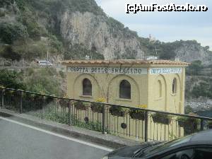 [P10] De aici se coboara cu liftul la Grotta dello Smeraldo » foto by bica adriana
 - 
<span class="allrVoted glyphicon glyphicon-heart hidden" id="av695217"></span>
<a class="m-l-10 hidden" id="sv695217" onclick="voting_Foto_DelVot(,695217,17505)" role="button">șterge vot <span class="glyphicon glyphicon-remove"></span></a>
<a id="v9695217" class=" c-red"  onclick="voting_Foto_SetVot(695217)" role="button"><span class="glyphicon glyphicon-heart-empty"></span> <b>LIKE</b> = Votează poza</a> <img class="hidden"  id="f695217W9" src="/imagini/loader.gif" border="0" /><span class="AjErrMes hidden" id="e695217ErM"></span>