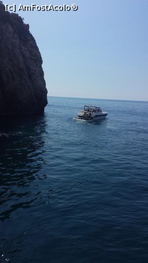 [P01] Croaziera in jurul insulei Capri » foto by mariana07
 - 
<span class="allrVoted glyphicon glyphicon-heart hidden" id="av863506"></span>
<a class="m-l-10 hidden" id="sv863506" onclick="voting_Foto_DelVot(,863506,17505)" role="button">șterge vot <span class="glyphicon glyphicon-remove"></span></a>
<a id="v9863506" class=" c-red"  onclick="voting_Foto_SetVot(863506)" role="button"><span class="glyphicon glyphicon-heart-empty"></span> <b>LIKE</b> = Votează poza</a> <img class="hidden"  id="f863506W9" src="/imagini/loader.gif" border="0" /><span class="AjErrMes hidden" id="e863506ErM"></span>