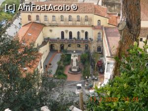 [P11] De sus, Piazza Municipio » foto by irinad
 - 
<span class="allrVoted glyphicon glyphicon-heart hidden" id="av1164071"></span>
<a class="m-l-10 hidden" id="sv1164071" onclick="voting_Foto_DelVot(,1164071,17505)" role="button">șterge vot <span class="glyphicon glyphicon-remove"></span></a>
<a id="v91164071" class=" c-red"  onclick="voting_Foto_SetVot(1164071)" role="button"><span class="glyphicon glyphicon-heart-empty"></span> <b>LIKE</b> = Votează poza</a> <img class="hidden"  id="f1164071W9" src="/imagini/loader.gif" border="0" /><span class="AjErrMes hidden" id="e1164071ErM"></span>
