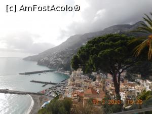 [P06] De la punctul de belvedere Cimitero Monumentale, o privire către orăşelul Amalfi » foto by irinad
 - 
<span class="allrVoted glyphicon glyphicon-heart hidden" id="av1164066"></span>
<a class="m-l-10 hidden" id="sv1164066" onclick="voting_Foto_DelVot(,1164066,17505)" role="button">șterge vot <span class="glyphicon glyphicon-remove"></span></a>
<a id="v91164066" class=" c-red"  onclick="voting_Foto_SetVot(1164066)" role="button"><span class="glyphicon glyphicon-heart-empty"></span> <b>LIKE</b> = Votează poza</a> <img class="hidden"  id="f1164066W9" src="/imagini/loader.gif" border="0" /><span class="AjErrMes hidden" id="e1164066ErM"></span>