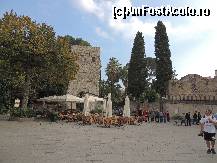 [P31] villa Rufolo intrare dinspre Dom » foto by claudiu 71
 - 
<span class="allrVoted glyphicon glyphicon-heart hidden" id="av485384"></span>
<a class="m-l-10 hidden" id="sv485384" onclick="voting_Foto_DelVot(,485384,17505)" role="button">șterge vot <span class="glyphicon glyphicon-remove"></span></a>
<a id="v9485384" class=" c-red"  onclick="voting_Foto_SetVot(485384)" role="button"><span class="glyphicon glyphicon-heart-empty"></span> <b>LIKE</b> = Votează poza</a> <img class="hidden"  id="f485384W9" src="/imagini/loader.gif" border="0" /><span class="AjErrMes hidden" id="e485384ErM"></span>