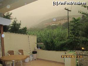 [P01] Iata si o furtuna in Lefkada, la Vasiliki, vazuta de pe terasa de la Azalea Apartments » foto by calatorul
 - 
<span class="allrVoted glyphicon glyphicon-heart hidden" id="av565253"></span>
<a class="m-l-10 hidden" id="sv565253" onclick="voting_Foto_DelVot(,565253,17520)" role="button">șterge vot <span class="glyphicon glyphicon-remove"></span></a>
<a id="v9565253" class=" c-red"  onclick="voting_Foto_SetVot(565253)" role="button"><span class="glyphicon glyphicon-heart-empty"></span> <b>LIKE</b> = Votează poza</a> <img class="hidden"  id="f565253W9" src="/imagini/loader.gif" border="0" /><span class="AjErrMes hidden" id="e565253ErM"></span>
