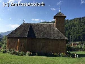 [P20] biserica din lemn » foto by Dan&Ema
 - 
<span class="allrVoted glyphicon glyphicon-heart hidden" id="av911027"></span>
<a class="m-l-10 hidden" id="sv911027" onclick="voting_Foto_DelVot(,911027,17524)" role="button">șterge vot <span class="glyphicon glyphicon-remove"></span></a>
<a id="v9911027" class=" c-red"  onclick="voting_Foto_SetVot(911027)" role="button"><span class="glyphicon glyphicon-heart-empty"></span> <b>LIKE</b> = Votează poza</a> <img class="hidden"  id="f911027W9" src="/imagini/loader.gif" border="0" /><span class="AjErrMes hidden" id="e911027ErM"></span>