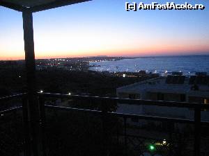 [P12] Apusul vazut din balconul de la etajul vilei.  » foto by calatorul
 - 
<span class="allrVoted glyphicon glyphicon-heart hidden" id="av682352"></span>
<a class="m-l-10 hidden" id="sv682352" onclick="voting_Foto_DelVot(,682352,17543)" role="button">șterge vot <span class="glyphicon glyphicon-remove"></span></a>
<a id="v9682352" class=" c-red"  onclick="voting_Foto_SetVot(682352)" role="button"><span class="glyphicon glyphicon-heart-empty"></span> <b>LIKE</b> = Votează poza</a> <img class="hidden"  id="f682352W9" src="/imagini/loader.gif" border="0" /><span class="AjErrMes hidden" id="e682352ErM"></span>
