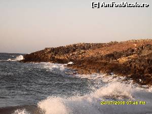 [P19] O mare agitata si peisajul salbatic marginesc frumoasa plaja Malia din apropiere de Hersonissos.  » foto by calatorul
 - 
<span class="allrVoted glyphicon glyphicon-heart hidden" id="av682359"></span>
<a class="m-l-10 hidden" id="sv682359" onclick="voting_Foto_DelVot(,682359,17543)" role="button">șterge vot <span class="glyphicon glyphicon-remove"></span></a>
<a id="v9682359" class=" c-red"  onclick="voting_Foto_SetVot(682359)" role="button"><span class="glyphicon glyphicon-heart-empty"></span> <b>LIKE</b> = Votează poza</a> <img class="hidden"  id="f682359W9" src="/imagini/loader.gif" border="0" /><span class="AjErrMes hidden" id="e682359ErM"></span>
