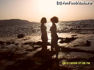 [P20] Apus de soare pe plaja de la Malia. Se spune ca uneori se mai aud cantecele sirenelor din vechile legende grecesti.  » foto by calatorul
 - 
<span class="allrVoted glyphicon glyphicon-heart hidden" id="av682360"></span>
<a class="m-l-10 hidden" id="sv682360" onclick="voting_Foto_DelVot(,682360,17543)" role="button">șterge vot <span class="glyphicon glyphicon-remove"></span></a>
<a id="v9682360" class=" c-red"  onclick="voting_Foto_SetVot(682360)" role="button"><span class="glyphicon glyphicon-heart-empty"></span> <b>LIKE</b> = Votează poza</a> <img class="hidden"  id="f682360W9" src="/imagini/loader.gif" border="0" /><span class="AjErrMes hidden" id="e682360ErM"></span>