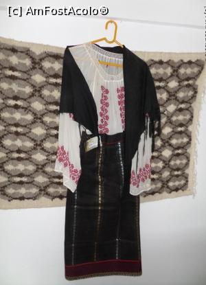 [P09] Costum popular specific zonei.  » foto by Safta Radu
 - 
<span class="allrVoted glyphicon glyphicon-heart hidden" id="av1093783"></span>
<a class="m-l-10 hidden" id="sv1093783" onclick="voting_Foto_DelVot(,1093783,17554)" role="button">șterge vot <span class="glyphicon glyphicon-remove"></span></a>
<a id="v91093783" class=" c-red"  onclick="voting_Foto_SetVot(1093783)" role="button"><span class="glyphicon glyphicon-heart-empty"></span> <b>LIKE</b> = Votează poza</a> <img class="hidden"  id="f1093783W9" src="/imagini/loader.gif" border="0" /><span class="AjErrMes hidden" id="e1093783ErM"></span>