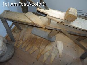 [P14] Atelier șindrilă - Muzeul Etnografic. » foto by tata123 🔱
 - 
<span class="allrVoted glyphicon glyphicon-heart hidden" id="av1254017"></span>
<a class="m-l-10 hidden" id="sv1254017" onclick="voting_Foto_DelVot(,1254017,17554)" role="button">șterge vot <span class="glyphicon glyphicon-remove"></span></a>
<a id="v91254017" class=" c-red"  onclick="voting_Foto_SetVot(1254017)" role="button"><span class="glyphicon glyphicon-heart-empty"></span> <b>LIKE</b> = Votează poza</a> <img class="hidden"  id="f1254017W9" src="/imagini/loader.gif" border="0" /><span class="AjErrMes hidden" id="e1254017ErM"></span>