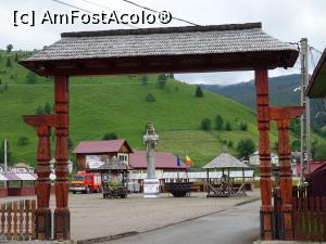 [P27] Piațeta centrală din Ciocănești - „monumente”. » foto by tata123 🔱
 - 
<span class="allrVoted glyphicon glyphicon-heart hidden" id="av1254030"></span>
<a class="m-l-10 hidden" id="sv1254030" onclick="voting_Foto_DelVot(,1254030,17554)" role="button">șterge vot <span class="glyphicon glyphicon-remove"></span></a>
<a id="v91254030" class=" c-red"  onclick="voting_Foto_SetVot(1254030)" role="button"><span class="glyphicon glyphicon-heart-empty"></span> <b>LIKE</b> = Votează poza</a> <img class="hidden"  id="f1254030W9" src="/imagini/loader.gif" border="0" /><span class="AjErrMes hidden" id="e1254030ErM"></span>