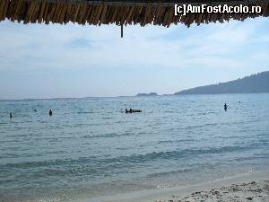 [P08] Golful de la Golden Beach vazut pe sub umbrelele de stuf, oferite gratis de tavernele unde mancam la pranz.  » foto by calatorul
 - 
<span class="allrVoted glyphicon glyphicon-heart hidden" id="av563541"></span>
<a class="m-l-10 hidden" id="sv563541" onclick="voting_Foto_DelVot(,563541,17592)" role="button">șterge vot <span class="glyphicon glyphicon-remove"></span></a>
<a id="v9563541" class=" c-red"  onclick="voting_Foto_SetVot(563541)" role="button"><span class="glyphicon glyphicon-heart-empty"></span> <b>LIKE</b> = Votează poza</a> <img class="hidden"  id="f563541W9" src="/imagini/loader.gif" border="0" /><span class="AjErrMes hidden" id="e563541ErM"></span>