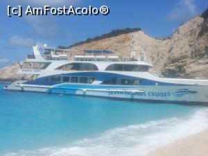 [P07] Prima oprire a navei de croazieră Makedonia Palace în Porto Katsiki, una din cele mai frumoase plaje ale insulei Lefkada, Grecia.  » foto by traian.leuca †
 - 
<span class="allrVoted glyphicon glyphicon-heart hidden" id="av1056789"></span>
<a class="m-l-10 hidden" id="sv1056789" onclick="voting_Foto_DelVot(,1056789,17593)" role="button">șterge vot <span class="glyphicon glyphicon-remove"></span></a>
<a id="v91056789" class=" c-red"  onclick="voting_Foto_SetVot(1056789)" role="button"><span class="glyphicon glyphicon-heart-empty"></span> <b>LIKE</b> = Votează poza</a> <img class="hidden"  id="f1056789W9" src="/imagini/loader.gif" border="0" /><span class="AjErrMes hidden" id="e1056789ErM"></span>
