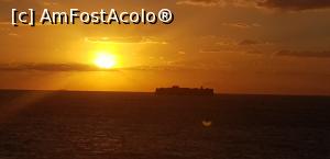 [P22] Apus de soare pe mare » foto by mariana07
 - 
<span class="allrVoted glyphicon glyphicon-heart hidden" id="av1041966"></span>
<a class="m-l-10 hidden" id="sv1041966" onclick="voting_Foto_DelVot(,1041966,17601)" role="button">șterge vot <span class="glyphicon glyphicon-remove"></span></a>
<a id="v91041966" class=" c-red"  onclick="voting_Foto_SetVot(1041966)" role="button"><span class="glyphicon glyphicon-heart-empty"></span> <b>LIKE</b> = Votează poza</a> <img class="hidden"  id="f1041966W9" src="/imagini/loader.gif" border="0" /><span class="AjErrMes hidden" id="e1041966ErM"></span>
