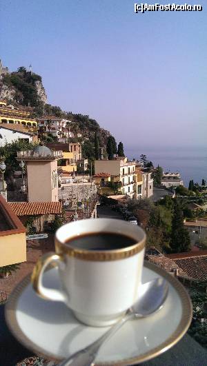 [P13] Vedere laterala spre Taormina si marea Ionica » foto by Artana
 - 
<span class="allrVoted glyphicon glyphicon-heart hidden" id="av564272"></span>
<a class="m-l-10 hidden" id="sv564272" onclick="voting_Foto_DelVot(,564272,17602)" role="button">șterge vot <span class="glyphicon glyphicon-remove"></span></a>
<a id="v9564272" class=" c-red"  onclick="voting_Foto_SetVot(564272)" role="button"><span class="glyphicon glyphicon-heart-empty"></span> <b>LIKE</b> = Votează poza</a> <img class="hidden"  id="f564272W9" src="/imagini/loader.gif" border="0" /><span class="AjErrMes hidden" id="e564272ErM"></span>