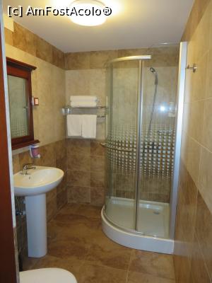 [P10] Baie - Red Confort Hotel - Alexandria.  » foto by tata123 🔱
 - 
<span class="allrVoted glyphicon glyphicon-heart hidden" id="av872972"></span>
<a class="m-l-10 hidden" id="sv872972" onclick="voting_Foto_DelVot(,872972,17612)" role="button">șterge vot <span class="glyphicon glyphicon-remove"></span></a>
<a id="v9872972" class=" c-red"  onclick="voting_Foto_SetVot(872972)" role="button"><span class="glyphicon glyphicon-heart-empty"></span> <b>LIKE</b> = Votează poza</a> <img class="hidden"  id="f872972W9" src="/imagini/loader.gif" border="0" /><span class="AjErrMes hidden" id="e872972ErM"></span>