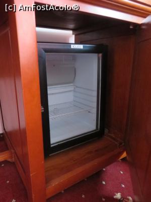 [P07] Minibar - Red Confort Hotel - Alexandria.  » foto by tata123 🔱
 - 
<span class="allrVoted glyphicon glyphicon-heart hidden" id="av872969"></span>
<a class="m-l-10 hidden" id="sv872969" onclick="voting_Foto_DelVot(,872969,17612)" role="button">șterge vot <span class="glyphicon glyphicon-remove"></span></a>
<a id="v9872969" class=" c-red"  onclick="voting_Foto_SetVot(872969)" role="button"><span class="glyphicon glyphicon-heart-empty"></span> <b>LIKE</b> = Votează poza</a> <img class="hidden"  id="f872969W9" src="/imagini/loader.gif" border="0" /><span class="AjErrMes hidden" id="e872969ErM"></span>