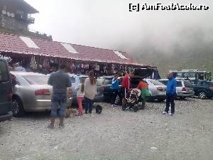 [P05] Balea lac nu numai invaluit in ceata (de partea cealalta era soare si cald) dar si peisaj distrus de lacomia autoritatilor de a incasa taxe din activitati ambulante, in mijlocul rezervatiei naturale. Inchipuiti-va ca in toata zona nu era nici un cos de gunoi! » foto by serban55
 - 
<span class="allrVoted glyphicon glyphicon-heart hidden" id="av564877"></span>
<a class="m-l-10 hidden" id="sv564877" onclick="voting_Foto_DelVot(,564877,17618)" role="button">șterge vot <span class="glyphicon glyphicon-remove"></span></a>
<a id="v9564877" class=" c-red"  onclick="voting_Foto_SetVot(564877)" role="button"><span class="glyphicon glyphicon-heart-empty"></span> <b>LIKE</b> = Votează poza</a> <img class="hidden"  id="f564877W9" src="/imagini/loader.gif" border="0" /><span class="AjErrMes hidden" id="e564877ErM"></span>