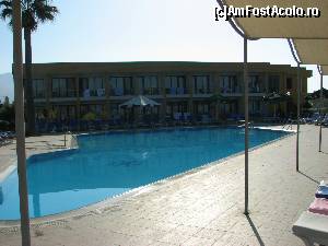 [P10] piscina mica din dreptul vilutelor cu 1 etaj » foto by danyo
 - 
<span class="allrVoted glyphicon glyphicon-heart hidden" id="av565652"></span>
<a class="m-l-10 hidden" id="sv565652" onclick="voting_Foto_DelVot(,565652,17626)" role="button">șterge vot <span class="glyphicon glyphicon-remove"></span></a>
<a id="v9565652" class=" c-red"  onclick="voting_Foto_SetVot(565652)" role="button"><span class="glyphicon glyphicon-heart-empty"></span> <b>LIKE</b> = Votează poza</a> <img class="hidden"  id="f565652W9" src="/imagini/loader.gif" border="0" /><span class="AjErrMes hidden" id="e565652ErM"></span>