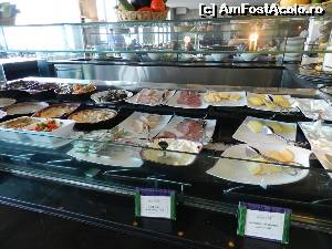 [P18] La breakfast - bufetul cu mancaruri reci.  » foto by TraianS
 - 
<span class="allrVoted glyphicon glyphicon-heart hidden" id="av565885"></span>
<a class="m-l-10 hidden" id="sv565885" onclick="voting_Foto_DelVot(,565885,17628)" role="button">șterge vot <span class="glyphicon glyphicon-remove"></span></a>
<a id="v9565885" class=" c-red"  onclick="voting_Foto_SetVot(565885)" role="button"><span class="glyphicon glyphicon-heart-empty"></span> <b>LIKE</b> = Votează poza</a> <img class="hidden"  id="f565885W9" src="/imagini/loader.gif" border="0" /><span class="AjErrMes hidden" id="e565885ErM"></span>