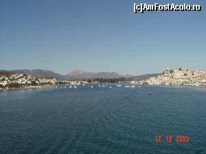 [P08] Trafic naval aglomerat în strîmtoarea dintre Poros (dreapta) și Galatas (stînga). Doar acest canal desparte insula de Peloponez » foto by abancor
 - 
<span class="allrVoted glyphicon glyphicon-heart hidden" id="av566721"></span>
<a class="m-l-10 hidden" id="sv566721" onclick="voting_Foto_DelVot(,566721,17636)" role="button">șterge vot <span class="glyphicon glyphicon-remove"></span></a>
<a id="v9566721" class=" c-red"  onclick="voting_Foto_SetVot(566721)" role="button"><span class="glyphicon glyphicon-heart-empty"></span> <b>LIKE</b> = Votează poza</a> <img class="hidden"  id="f566721W9" src="/imagini/loader.gif" border="0" /><span class="AjErrMes hidden" id="e566721ErM"></span>