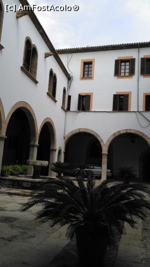 [P32] 31. O primă curte interioară, ”Patio del Brollador”.  » foto by msnd
 - 
<span class="allrVoted glyphicon glyphicon-heart hidden" id="av779157"></span>
<a class="m-l-10 hidden" id="sv779157" onclick="voting_Foto_DelVot(,779157,17664)" role="button">șterge vot <span class="glyphicon glyphicon-remove"></span></a>
<a id="v9779157" class=" c-red"  onclick="voting_Foto_SetVot(779157)" role="button"><span class="glyphicon glyphicon-heart-empty"></span> <b>LIKE</b> = Votează poza</a> <img class="hidden"  id="f779157W9" src="/imagini/loader.gif" border="0" /><span class="AjErrMes hidden" id="e779157ErM"></span>