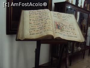 [P12] 12. În aceiași capelă, o partitură muzicală ce nu prea seamănă cu ceea ce am învățat eu la muzică.  » foto by msnd
 - 
<span class="allrVoted glyphicon glyphicon-heart hidden" id="av779769"></span>
<a class="m-l-10 hidden" id="sv779769" onclick="voting_Foto_DelVot(,779769,17664)" role="button">șterge vot <span class="glyphicon glyphicon-remove"></span></a>
<a id="v9779769" class=" c-red"  onclick="voting_Foto_SetVot(779769)" role="button"><span class="glyphicon glyphicon-heart-empty"></span> <b>LIKE</b> = Votează poza</a> <img class="hidden"  id="f779769W9" src="/imagini/loader.gif" border="0" /><span class="AjErrMes hidden" id="e779769ErM"></span>
