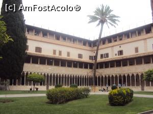 [P06] 6. Accesul în incinta mănăstirii se face prin „cloister-ul”, pare-se caracteristic tuturor mănăstirilor catolice.  » foto by msnd
 - 
<span class="allrVoted glyphicon glyphicon-heart hidden" id="av779762"></span>
<a class="m-l-10 hidden" id="sv779762" onclick="voting_Foto_DelVot(,779762,17664)" role="button">șterge vot <span class="glyphicon glyphicon-remove"></span></a>
<a id="v9779762" class=" c-red"  onclick="voting_Foto_SetVot(779762)" role="button"><span class="glyphicon glyphicon-heart-empty"></span> <b>LIKE</b> = Votează poza</a> <img class="hidden"  id="f779762W9" src="/imagini/loader.gif" border="0" /><span class="AjErrMes hidden" id="e779762ErM"></span>