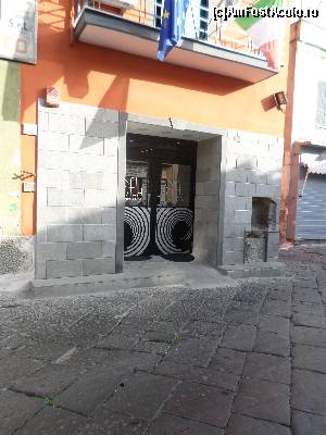 [P22] intrarea in hotel » foto by amero
 - 
<span class="allrVoted glyphicon glyphicon-heart hidden" id="av568407"></span>
<a class="m-l-10 hidden" id="sv568407" onclick="voting_Foto_DelVot(,568407,17665)" role="button">șterge vot <span class="glyphicon glyphicon-remove"></span></a>
<a id="v9568407" class=" c-red"  onclick="voting_Foto_SetVot(568407)" role="button"><span class="glyphicon glyphicon-heart-empty"></span> <b>LIKE</b> = Votează poza</a> <img class="hidden"  id="f568407W9" src="/imagini/loader.gif" border="0" /><span class="AjErrMes hidden" id="e568407ErM"></span>