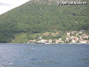 [P19] Satul Kamenari. Locul pe unde se traversaza golful cu ferry-boat-ul pentru a merge in directia Herceg Novi » foto by costy69*
 - 
<span class="allrVoted glyphicon glyphicon-heart hidden" id="av572524"></span>
<a class="m-l-10 hidden" id="sv572524" onclick="voting_Foto_DelVot(,572524,17701)" role="button">șterge vot <span class="glyphicon glyphicon-remove"></span></a>
<a id="v9572524" class=" c-red"  onclick="voting_Foto_SetVot(572524)" role="button"><span class="glyphicon glyphicon-heart-empty"></span> <b>LIKE</b> = Votează poza</a> <img class="hidden"  id="f572524W9" src="/imagini/loader.gif" border="0" /><span class="AjErrMes hidden" id="e572524ErM"></span>