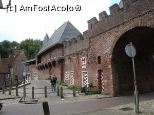 [P12] Koppelpoort -detaliu din cea mai frumoasa poarta medievala a orasului » foto by mireille
 - 
<span class="allrVoted glyphicon glyphicon-heart hidden" id="av828839"></span>
<a class="m-l-10 hidden" id="sv828839" onclick="voting_Foto_DelVot(,828839,17711)" role="button">șterge vot <span class="glyphicon glyphicon-remove"></span></a>
<a id="v9828839" class=" c-red"  onclick="voting_Foto_SetVot(828839)" role="button"><span class="glyphicon glyphicon-heart-empty"></span> <b>LIKE</b> = Votează poza</a> <img class="hidden"  id="f828839W9" src="/imagini/loader.gif" border="0" /><span class="AjErrMes hidden" id="e828839ErM"></span>