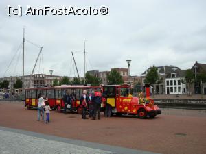 [P28] Trenuletul turistic in zona pietei Eemplein » foto by mireille
 - 
<span class="allrVoted glyphicon glyphicon-heart hidden" id="av828864"></span>
<a class="m-l-10 hidden" id="sv828864" onclick="voting_Foto_DelVot(,828864,17711)" role="button">șterge vot <span class="glyphicon glyphicon-remove"></span></a>
<a id="v9828864" class=" c-red"  onclick="voting_Foto_SetVot(828864)" role="button"><span class="glyphicon glyphicon-heart-empty"></span> <b>LIKE</b> = Votează poza</a> <img class="hidden"  id="f828864W9" src="/imagini/loader.gif" border="0" /><span class="AjErrMes hidden" id="e828864ErM"></span>