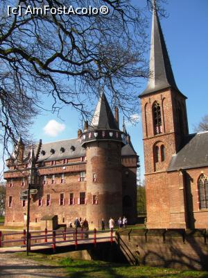 [P15] Castelul De Haar si capela sa » foto by Radu Tudoran
 - 
<span class="allrVoted glyphicon glyphicon-heart hidden" id="av860332"></span>
<a class="m-l-10 hidden" id="sv860332" onclick="voting_Foto_DelVot(,860332,17711)" role="button">șterge vot <span class="glyphicon glyphicon-remove"></span></a>
<a id="v9860332" class=" c-red"  onclick="voting_Foto_SetVot(860332)" role="button"><span class="glyphicon glyphicon-heart-empty"></span> <b>LIKE</b> = Votează poza</a> <img class="hidden"  id="f860332W9" src="/imagini/loader.gif" border="0" /><span class="AjErrMes hidden" id="e860332ErM"></span>
