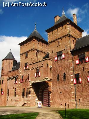 [P25] Castelul De Haar, partea administrativa » foto by Radu Tudoran
 - 
<span class="allrVoted glyphicon glyphicon-heart hidden" id="av860342"></span>
<a class="m-l-10 hidden" id="sv860342" onclick="voting_Foto_DelVot(,860342,17711)" role="button">șterge vot <span class="glyphicon glyphicon-remove"></span></a>
<a id="v9860342" class=" c-red"  onclick="voting_Foto_SetVot(860342)" role="button"><span class="glyphicon glyphicon-heart-empty"></span> <b>LIKE</b> = Votează poza</a> <img class="hidden"  id="f860342W9" src="/imagini/loader.gif" border="0" /><span class="AjErrMes hidden" id="e860342ErM"></span>