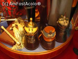 [P07] Vitrina cuprinzand uniformele imparatului. Aici, caschetele si castile sale » foto by Radu Tudoran
 - 
<span class="allrVoted glyphicon glyphicon-heart hidden" id="av903412"></span>
<a class="m-l-10 hidden" id="sv903412" onclick="voting_Foto_DelVot(,903412,17711)" role="button">șterge vot <span class="glyphicon glyphicon-remove"></span></a>
<a id="v9903412" class=" c-red"  onclick="voting_Foto_SetVot(903412)" role="button"><span class="glyphicon glyphicon-heart-empty"></span> <b>LIKE</b> = Votează poza</a> <img class="hidden"  id="f903412W9" src="/imagini/loader.gif" border="0" /><span class="AjErrMes hidden" id="e903412ErM"></span>