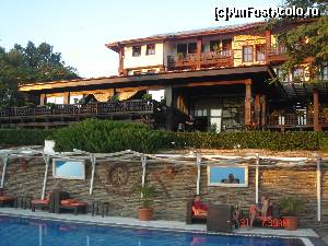 [P10] Hotelul vazut de la piscine » foto by crismis
 - 
<span class="allrVoted glyphicon glyphicon-heart hidden" id="av574145"></span>
<a class="m-l-10 hidden" id="sv574145" onclick="voting_Foto_DelVot(,574145,17717)" role="button">șterge vot <span class="glyphicon glyphicon-remove"></span></a>
<a id="v9574145" class=" c-red"  onclick="voting_Foto_SetVot(574145)" role="button"><span class="glyphicon glyphicon-heart-empty"></span> <b>LIKE</b> = Votează poza</a> <img class="hidden"  id="f574145W9" src="/imagini/loader.gif" border="0" /><span class="AjErrMes hidden" id="e574145ErM"></span>