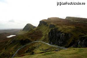 [P25] Drumul care șerpuiește pentru a ajunge la Quiraing. Incredibil de bun asfaltul...  » foto by ariciu*
 - 
<span class="allrVoted glyphicon glyphicon-heart hidden" id="av575221"></span>
<a class="m-l-10 hidden" id="sv575221" onclick="voting_Foto_DelVot(,575221,17740)" role="button">șterge vot <span class="glyphicon glyphicon-remove"></span></a>
<a id="v9575221" class=" c-red"  onclick="voting_Foto_SetVot(575221)" role="button"><span class="glyphicon glyphicon-heart-empty"></span> <b>LIKE</b> = Votează poza</a> <img class="hidden"  id="f575221W9" src="/imagini/loader.gif" border="0" /><span class="AjErrMes hidden" id="e575221ErM"></span>