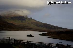 [P07] The Old Man of Storr văzut imediat după Portree.  » foto by ariciu*
 - 
<span class="allrVoted glyphicon glyphicon-heart hidden" id="av575203"></span>
<a class="m-l-10 hidden" id="sv575203" onclick="voting_Foto_DelVot(,575203,17740)" role="button">șterge vot <span class="glyphicon glyphicon-remove"></span></a>
<a id="v9575203" class=" c-red"  onclick="voting_Foto_SetVot(575203)" role="button"><span class="glyphicon glyphicon-heart-empty"></span> <b>LIKE</b> = Votează poza</a> <img class="hidden"  id="f575203W9" src="/imagini/loader.gif" border="0" /><span class="AjErrMes hidden" id="e575203ErM"></span>