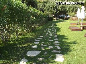 [P40] Cararea prin gazonul plajei Micri Ammos » foto by irinad
 - 
<span class="allrVoted glyphicon glyphicon-heart hidden" id="av576191"></span>
<a class="m-l-10 hidden" id="sv576191" onclick="voting_Foto_DelVot(,576191,17744)" role="button">șterge vot <span class="glyphicon glyphicon-remove"></span></a>
<a id="v9576191" class=" c-red"  onclick="voting_Foto_SetVot(576191)" role="button"><span class="glyphicon glyphicon-heart-empty"></span> <b>LIKE</b> = Votează poza</a> <img class="hidden"  id="f576191W9" src="/imagini/loader.gif" border="0" /><span class="AjErrMes hidden" id="e576191ErM"></span>