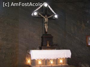 [P03] Salina din Cacica - Altarul 'Capelei romano-catolice Sf. Varvara' » foto by RoF*
 - 
<span class="allrVoted glyphicon glyphicon-heart hidden" id="av706453"></span>
<a class="m-l-10 hidden" id="sv706453" onclick="voting_Foto_DelVot(,706453,17758)" role="button">șterge vot <span class="glyphicon glyphicon-remove"></span></a>
<a id="v9706453" class=" c-red"  onclick="voting_Foto_SetVot(706453)" role="button"><span class="glyphicon glyphicon-heart-empty"></span> <b>LIKE</b> = Votează poza</a> <img class="hidden"  id="f706453W9" src="/imagini/loader.gif" border="0" /><span class="AjErrMes hidden" id="e706453ErM"></span>