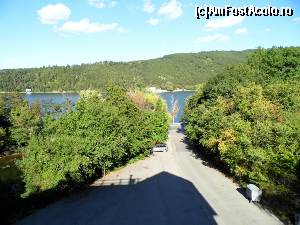 [P06] vedere din cameră cu lacul Pancharevo » foto by sophie_p*
 - 
<span class="allrVoted glyphicon glyphicon-heart hidden" id="av577976"></span>
<a class="m-l-10 hidden" id="sv577976" onclick="voting_Foto_DelVot(,577976,17770)" role="button">șterge vot <span class="glyphicon glyphicon-remove"></span></a>
<a id="v9577976" class=" c-red"  onclick="voting_Foto_SetVot(577976)" role="button"><span class="glyphicon glyphicon-heart-empty"></span> <b>LIKE</b> = Votează poza</a> <img class="hidden"  id="f577976W9" src="/imagini/loader.gif" border="0" /><span class="AjErrMes hidden" id="e577976ErM"></span>