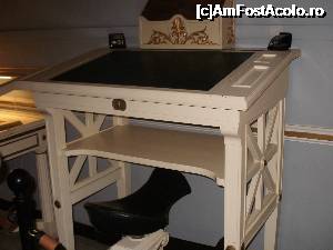 [P17] Obiect de mobilier din sala de gimnastică. » foto by carmenvieru11
 - 
<span class="allrVoted glyphicon glyphicon-heart hidden" id="av699431"></span>
<a class="m-l-10 hidden" id="sv699431" onclick="voting_Foto_DelVot(,699431,17783)" role="button">șterge vot <span class="glyphicon glyphicon-remove"></span></a>
<a id="v9699431" class=" c-red"  onclick="voting_Foto_SetVot(699431)" role="button"><span class="glyphicon glyphicon-heart-empty"></span> <b>LIKE</b> = Votează poza</a> <img class="hidden"  id="f699431W9" src="/imagini/loader.gif" border="0" /><span class="AjErrMes hidden" id="e699431ErM"></span>