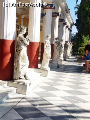 [P08] Latura lungă a 'Peristilului Muzelor', posibil în prim-plan cu statuia Thaliei, muza comediei » foto by Lucien
 - 
<span class="allrVoted glyphicon glyphicon-heart hidden" id="av841141"></span>
<a class="m-l-10 hidden" id="sv841141" onclick="voting_Foto_DelVot(,841141,17783)" role="button">șterge vot <span class="glyphicon glyphicon-remove"></span></a>
<a id="v9841141" class=" c-red"  onclick="voting_Foto_SetVot(841141)" role="button"><span class="glyphicon glyphicon-heart-empty"></span> <b>LIKE</b> = Votează poza</a> <img class="hidden"  id="f841141W9" src="/imagini/loader.gif" border="0" /><span class="AjErrMes hidden" id="e841141ErM"></span>