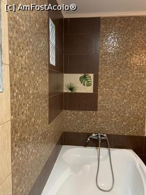 [P13] baia dotata cu o cadă » foto by robert
 - 
<span class="allrVoted glyphicon glyphicon-heart hidden" id="av1145550"></span>
<a class="m-l-10 hidden" id="sv1145550" onclick="voting_Foto_DelVot(,1145550,17793)" role="button">șterge vot <span class="glyphicon glyphicon-remove"></span></a>
<a id="v91145550" class=" c-red"  onclick="voting_Foto_SetVot(1145550)" role="button"><span class="glyphicon glyphicon-heart-empty"></span> <b>LIKE</b> = Votează poza</a> <img class="hidden"  id="f1145550W9" src="/imagini/loader.gif" border="0" /><span class="AjErrMes hidden" id="e1145550ErM"></span>