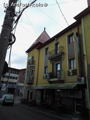 [P02] Hotel Marasesti-vedere fatada laterala dreapta » foto by ile57b
 - 
<span class="allrVoted glyphicon glyphicon-heart hidden" id="av1358635"></span>
<a class="m-l-10 hidden" id="sv1358635" onclick="voting_Foto_DelVot(,1358635,17793)" role="button">șterge vot <span class="glyphicon glyphicon-remove"></span></a>
<a id="v91358635" class=" c-red"  onclick="voting_Foto_SetVot(1358635)" role="button"><span class="glyphicon glyphicon-heart-empty"></span> <b>LIKE</b> = Votează poza</a> <img class="hidden"  id="f1358635W9" src="/imagini/loader.gif" border="0" /><span class="AjErrMes hidden" id="e1358635ErM"></span>